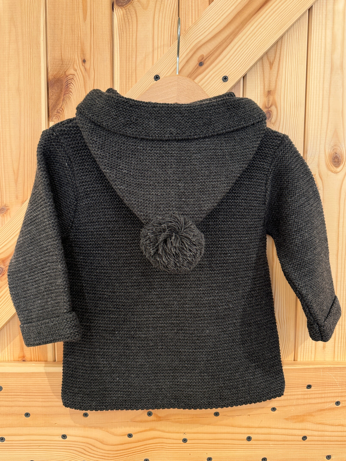 Chaqueta capucha pompón gris antracita