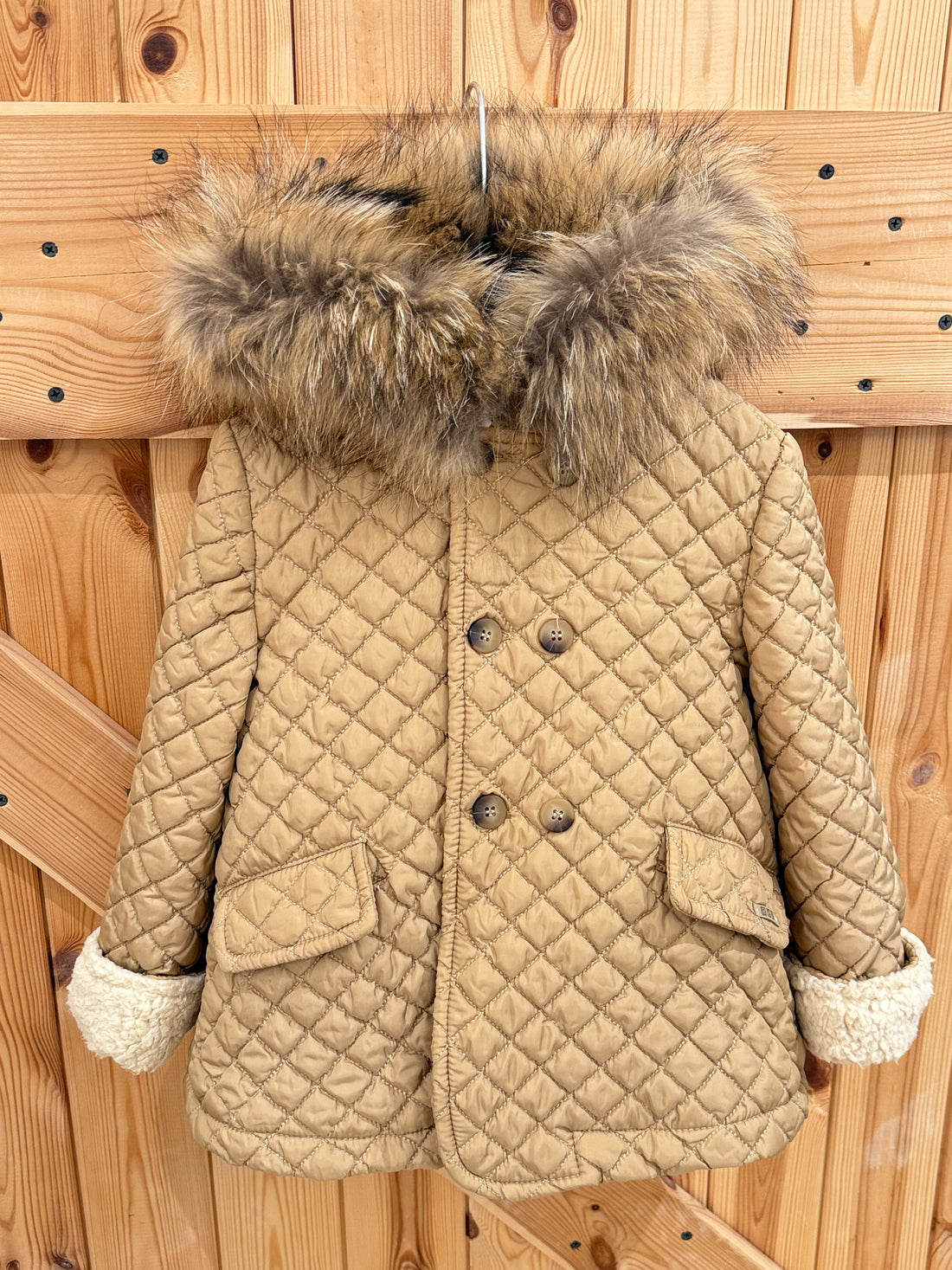 Abrigo tipo husky pelo natural Camel