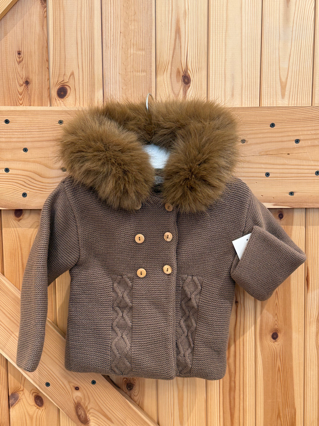 Abrigo punto doble topo capucha en pelo sintético .