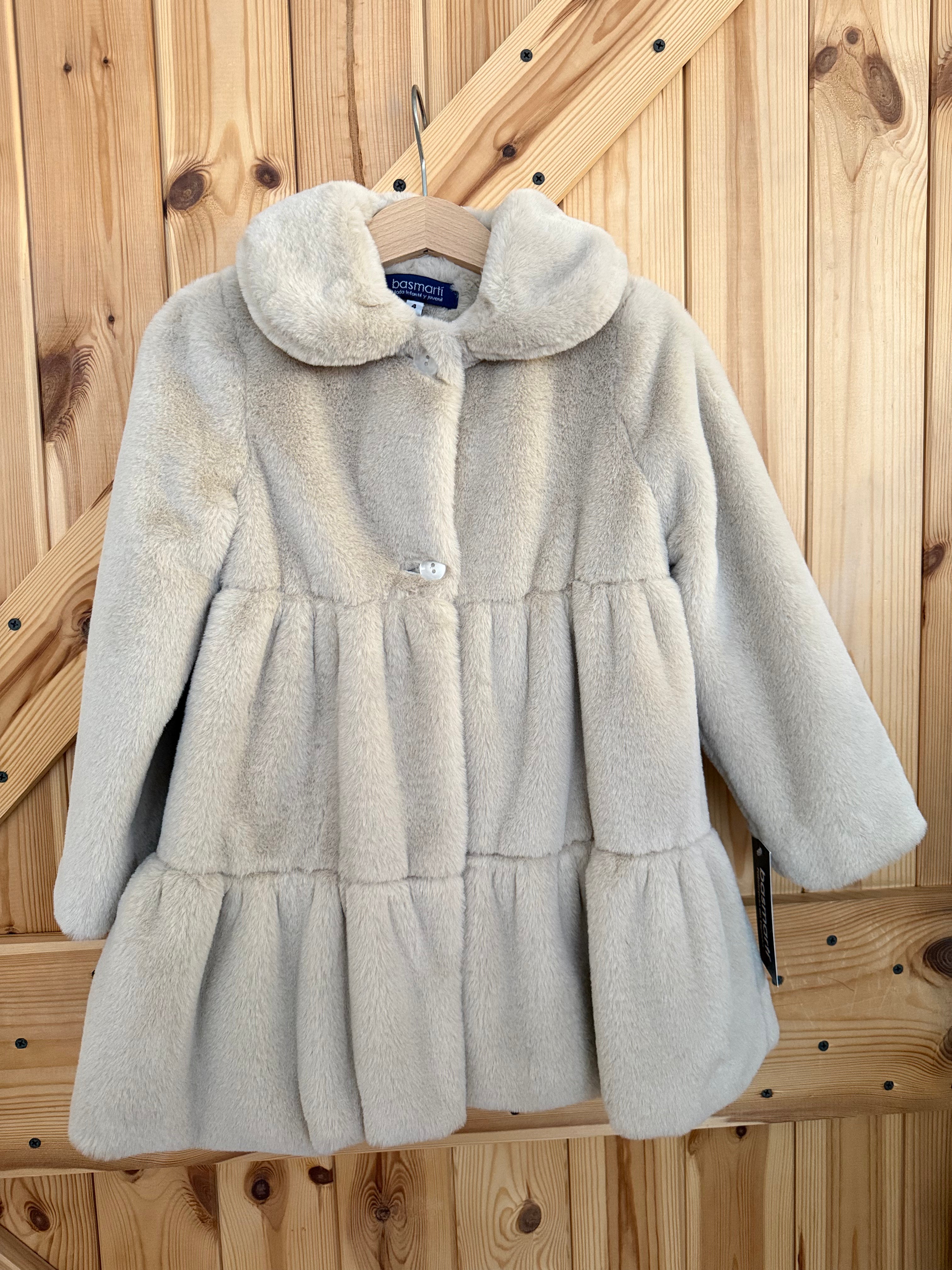 Abrigo piedra tipo Mouton