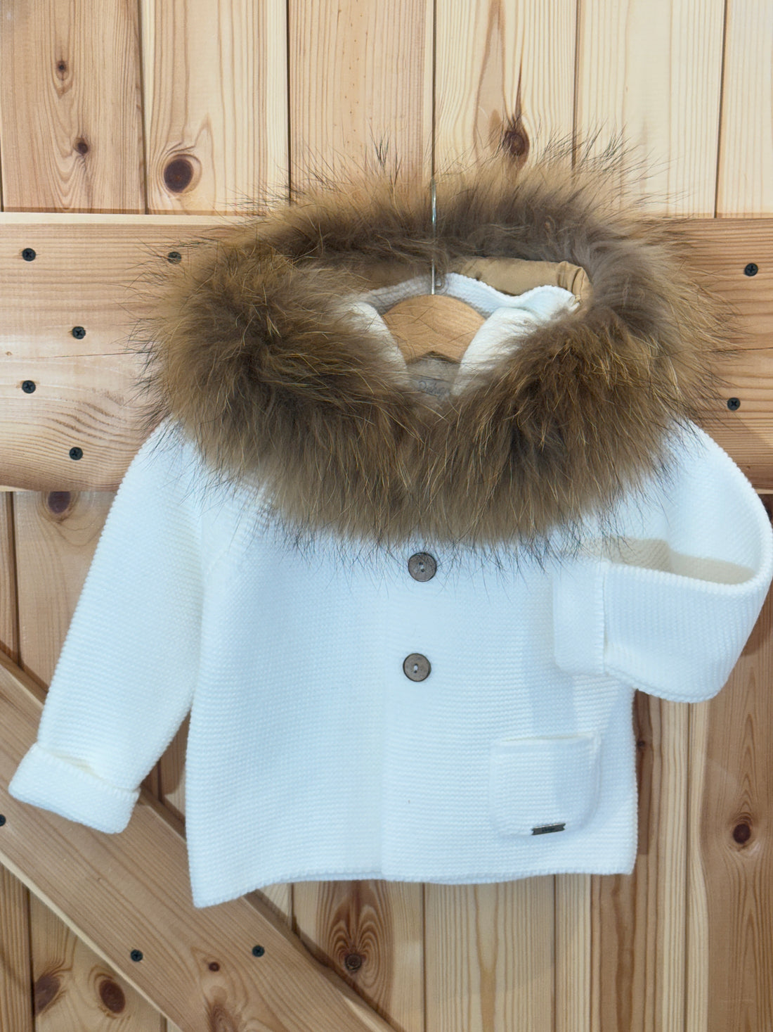 Trenka blanca con pelo natural desmontable