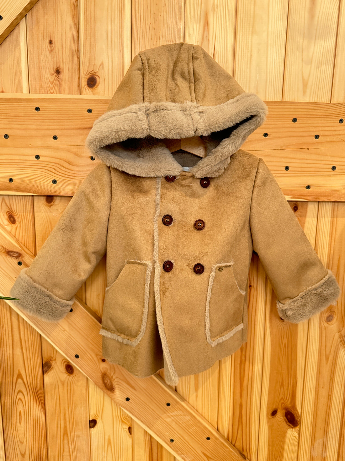 Pelliza color piedra