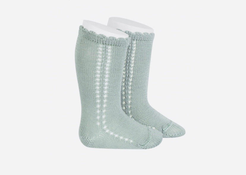 CALCETIN ALTO PERLÉ CALADO LATERAL VERDE BRUMA