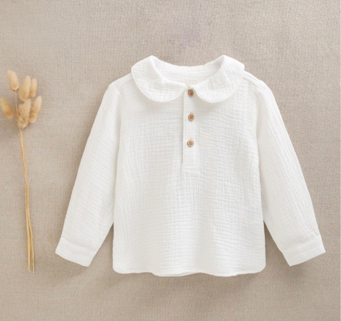 Camisa cuello bebé blanca botones de madera colección bossa nova