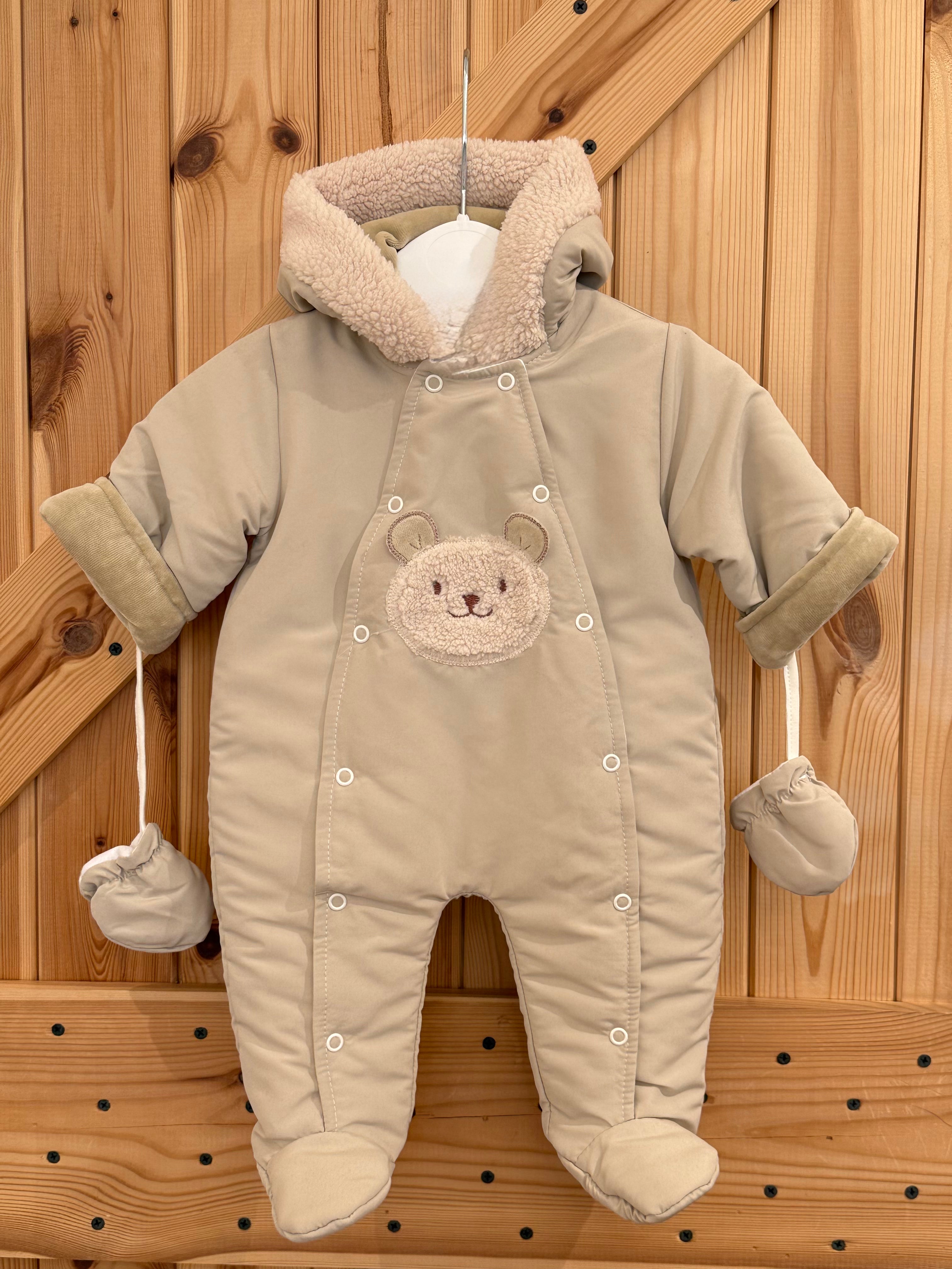 Buzo arena con manoplas