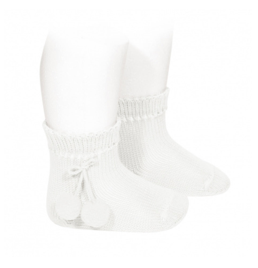 Calcetines cortos perlé con borlas blanco
