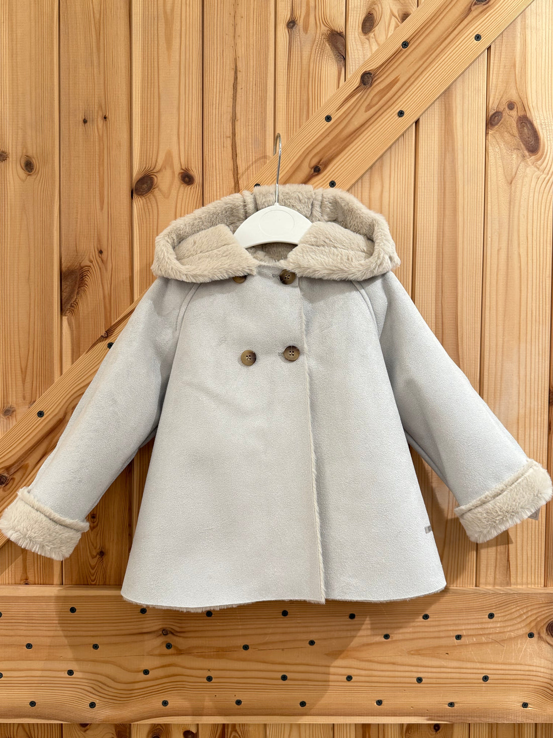 Pelliza gris perla