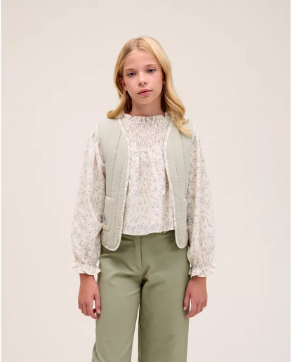 Blusa cruda con estampado flores Hojitas