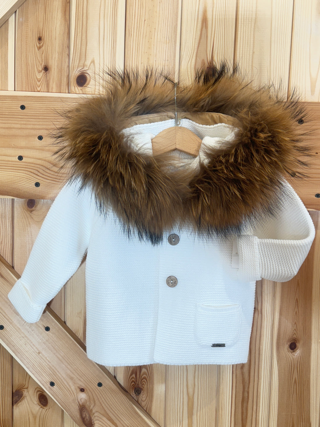 Trenka blanca con pelo natural desmontable