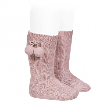 Calcetines altos canalé algodón borlas rosa palo