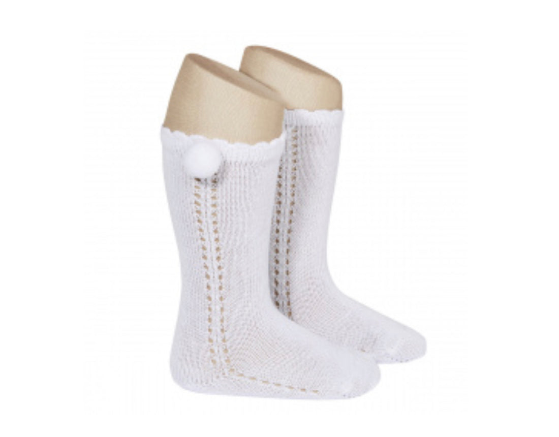 CALCETINES ALTOS cóndor PERLÉ CALADO CON POMPÓN LATERAL BLANCO